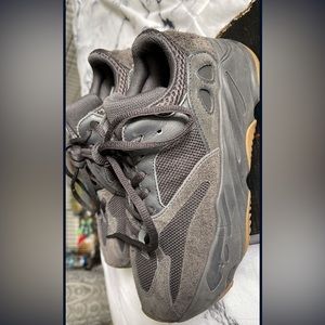 Yeezy Boost 700 ‘Utility Black’